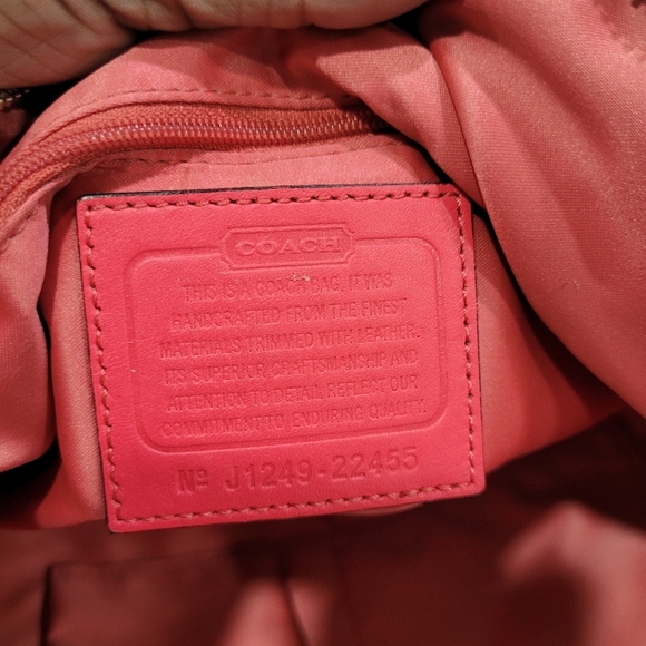 🔹️COACH 🔹️ metallic signature sateen tote ✨️🩷[ With Flaws] - Picture 16 of 17